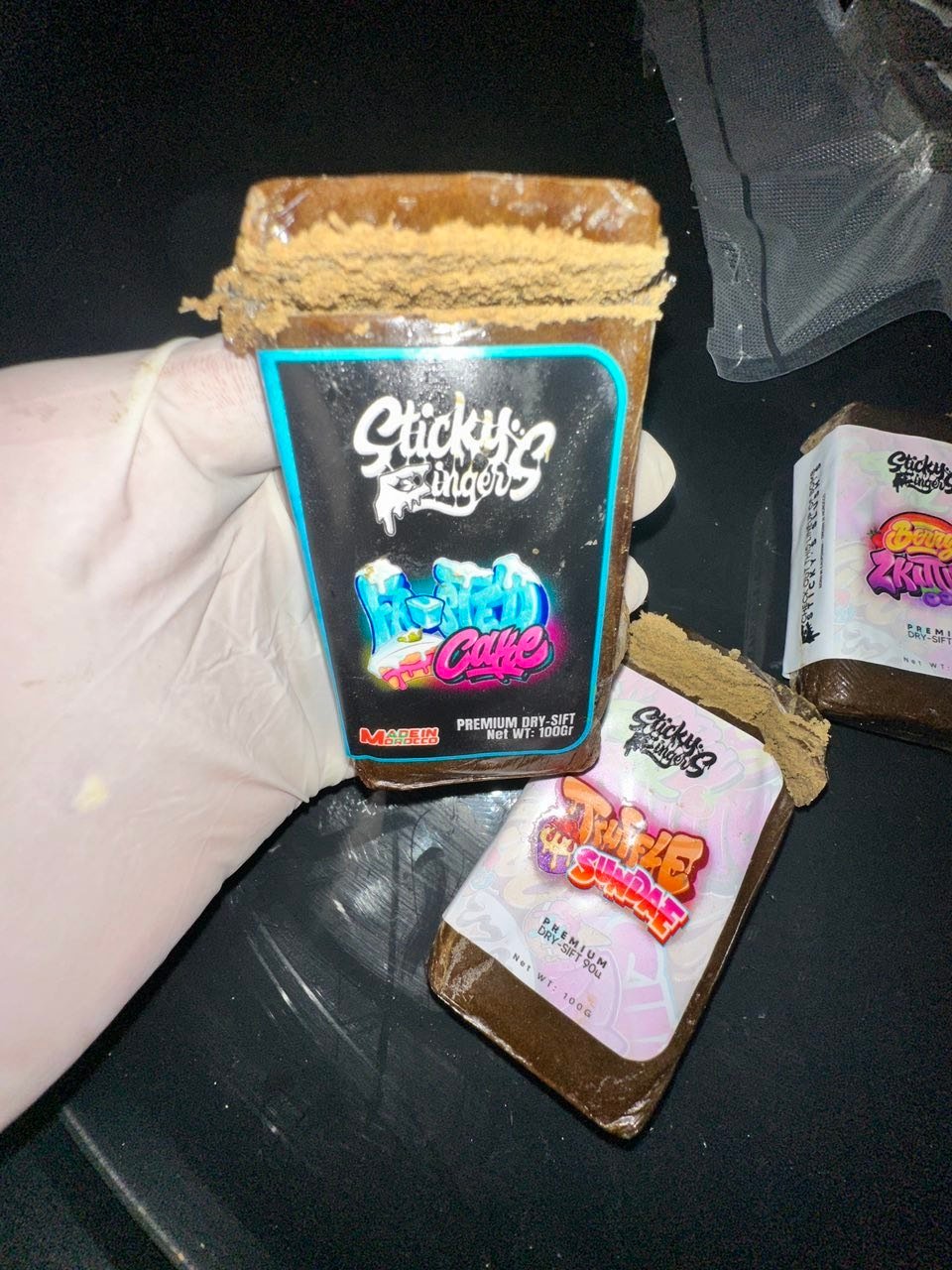 STICKY FINGERS 90U - Image 2